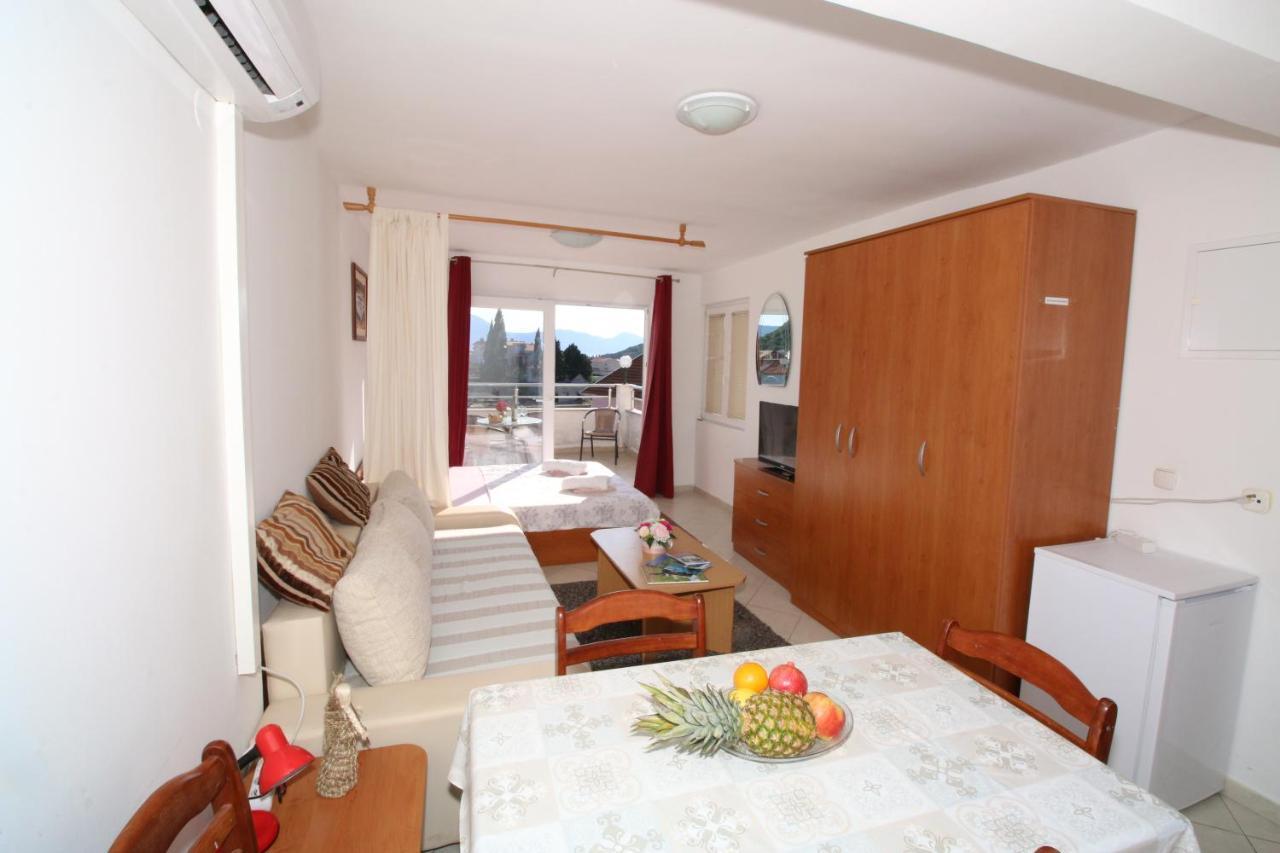 Villa Delta Apartments Blace Buitenkant foto