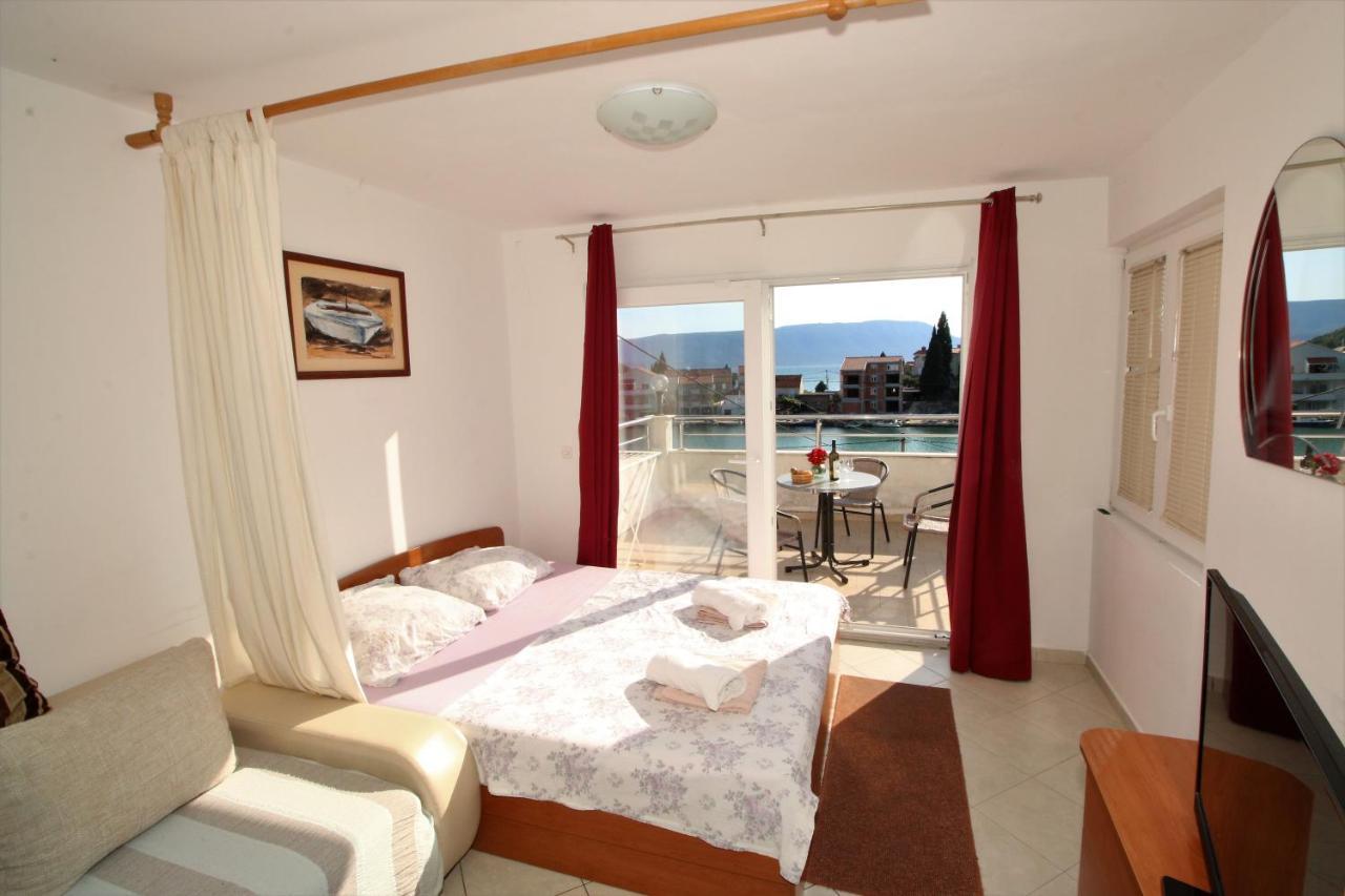 Villa Delta Apartments Blace Buitenkant foto